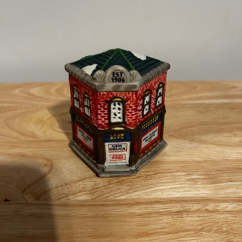 American Landmarks Christmas 1994 Gem Drugs Miniature Village Building 1993